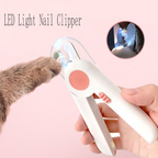 Utilisation du coupe-ongles LED sur patte d'animal
